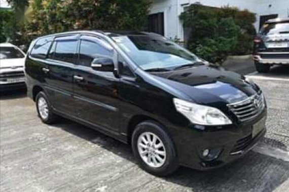 Black Toyota Innova 2012 for sale in Manual