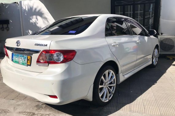 White Toyota Corolla altis 2011 for sale in Manila