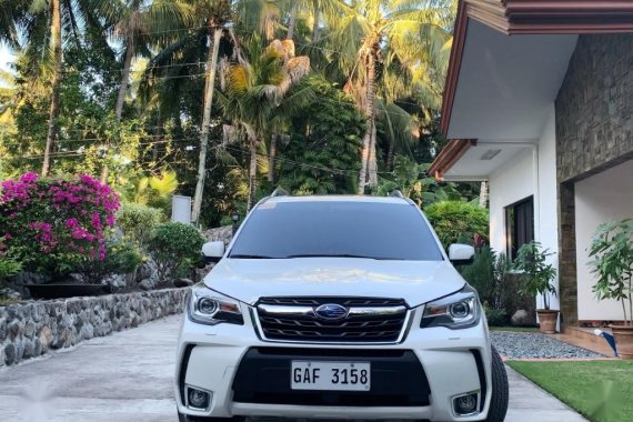 Selling Pearl White Subaru Forester 2018 in Dauin