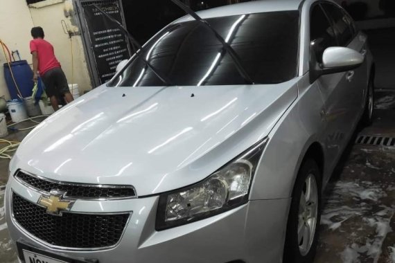 White Chevrolet Cruze 2010 for sale in Manila