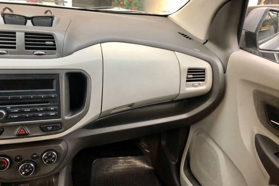 Beige Chevrolet Spin 2014 for sale in Automatic