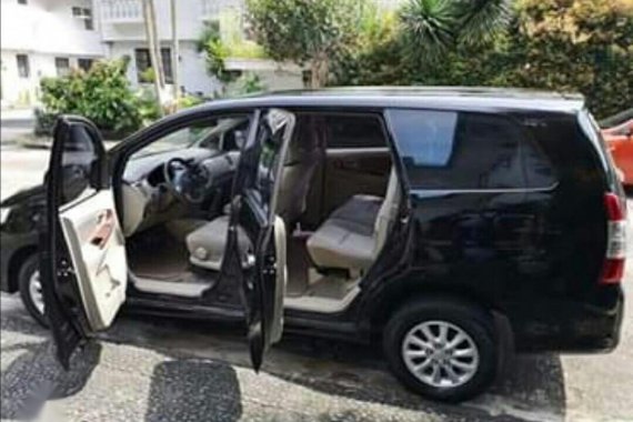 Black Toyota Innova 2012 for sale in Manual