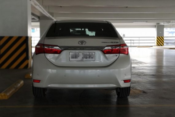 White Toyota Corolla altis 2015 for sale in Automatic