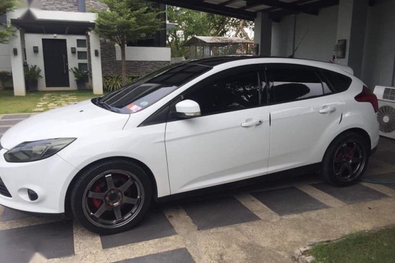 Sell White 2012 Ford Focus Wagon (Estate) in Malolos