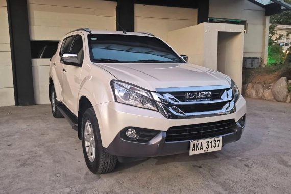 Selling Beige Isuzu Mu-X 2015 in Quezon City