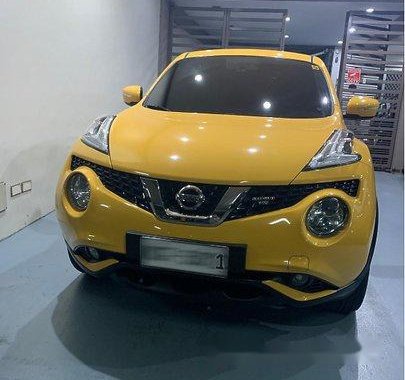 Yellow Nissan Juke 2016 at 21000 km for sale 