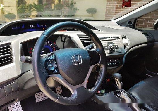 White Honda Civic 2013 at 68000 km for sale