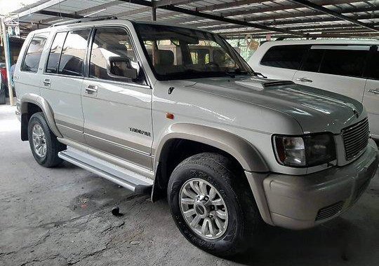 Selling White Isuzu Trooper 2004 in Quezon City 