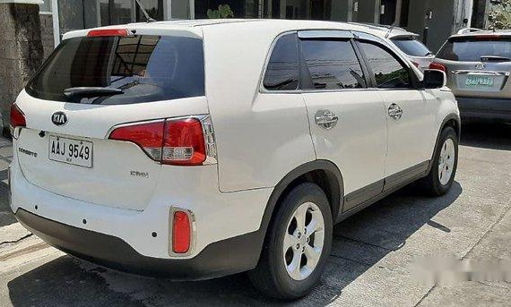 White Kia Sorento 2014 Automatic for sale  