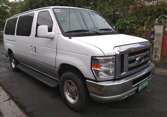 White Ford Econoline 2012 at 78000 km for sale