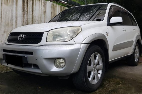 Sell White 2004 Toyota Rav4 in Manila