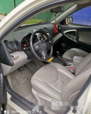 Selling White Toyota Rav4 2009 in Navotas