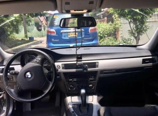 Black Bmw 320I 2008 at 87000 km for sale 