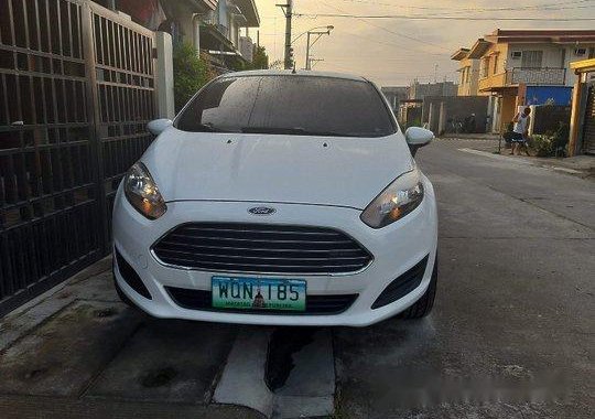 White Ford Fiesta 2014 at 77698 km for sale
