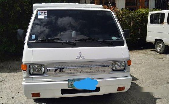 White Mitsubishi L300 2008 Manual for sale  