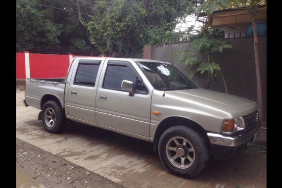 Isuzu Fuego 1996 at 233000 km for sale