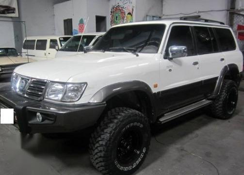 Sell White 2004 Nissan Patrol in Manila