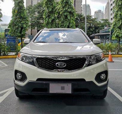 Sell White 2010 Kia Sorento in Makati 
