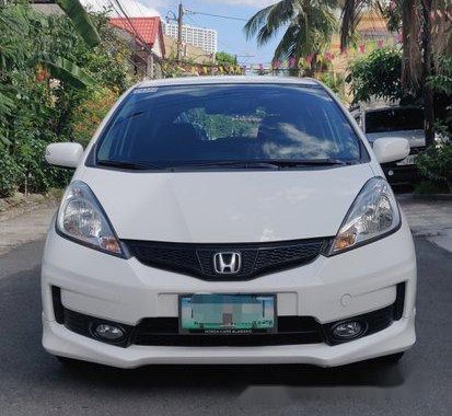 Sell White 2012 Honda Jazz at 60800 km
