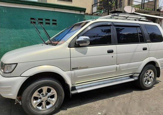 Sell White 2004 Isuzu Crosswind at 72000 km 