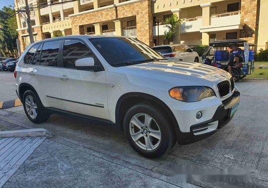 White Bmw X5 2009 at 61000 km for sale 