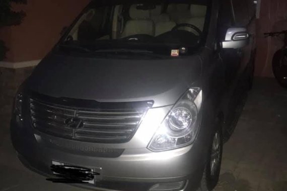 Sell Grey 2016 Hyundai Starex in Taytay
