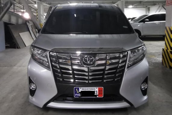 Selling Silver Toyota Alphard 2016 in Manila