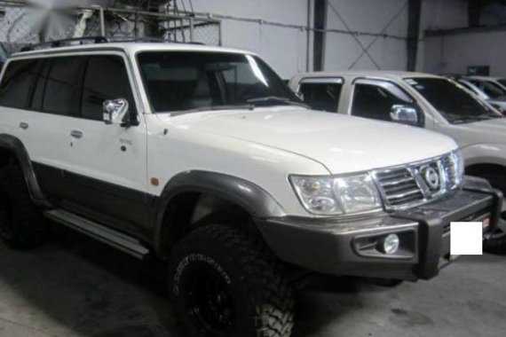 Sell White 2004 Nissan Patrol in Manila