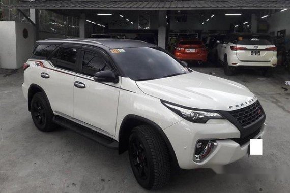 Selling White Toyota Fortuner 2016 Automatic Diesel 