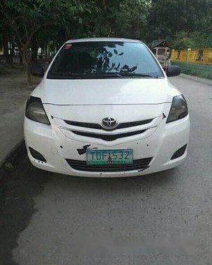 White Toyota Vios 2012 at 77000 km for sale 