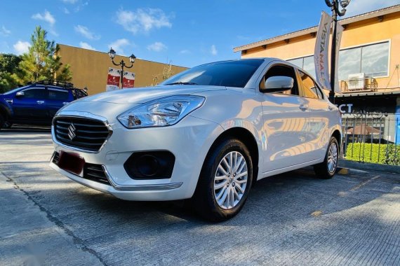 Sell White 2019 Suzuki Swift in Rizal