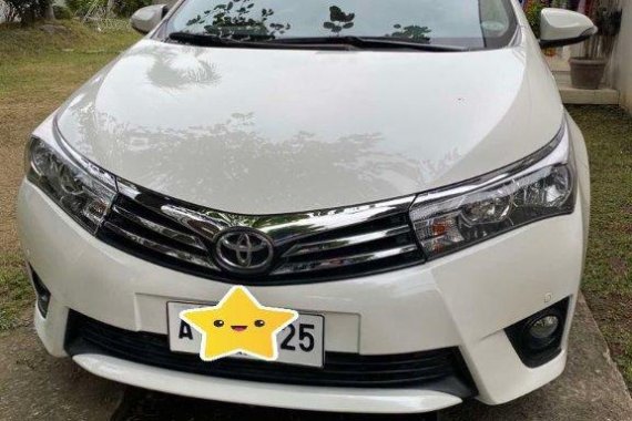 Pearl White Toyota Corolla altis 2015 for sale in Caloocan