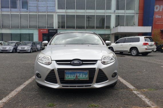 Pearlwhite Ford Focus 2013 for sale in Quezon