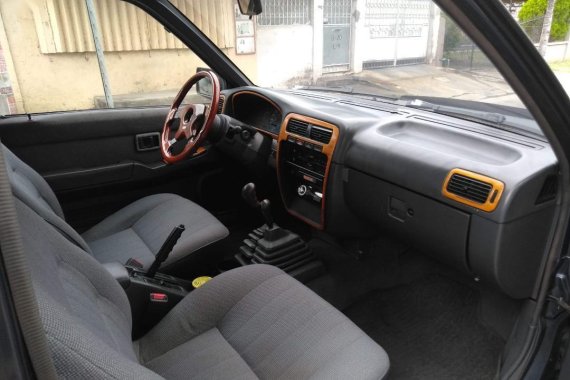 Selling Blue Chrysler Executive 1997 SUV / MPV in Manila