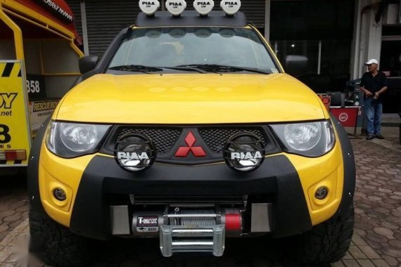 Selling Mitsubishi Strada 2007 in Makati