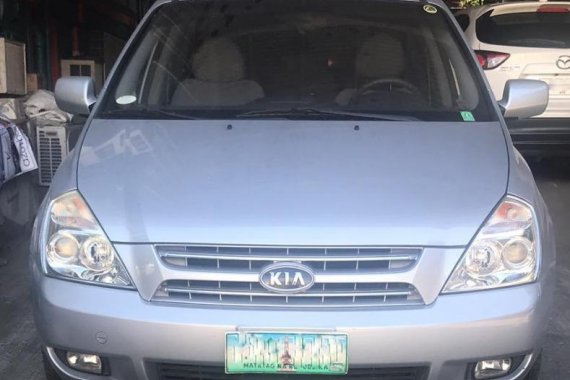 White Kia Carnival 2007 for sale in Pasig