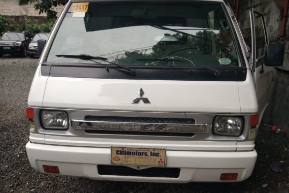 Sell White 2017 Mitsubishi L300 in Manila