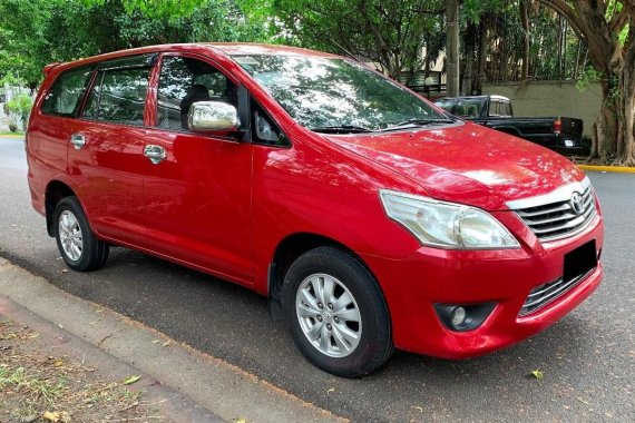 Red Toyota Innova 2012 for sale in Makati