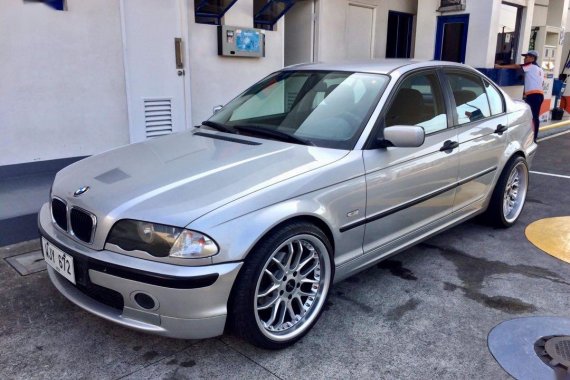 Silver Bmw 318I 2000 for sale in Automatic