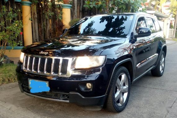 Selling Black Jeep Grand Cherokee 2011 in Manila