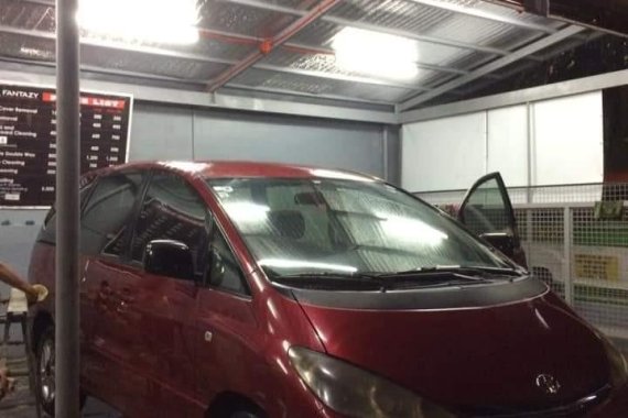 Selling Red Toyota Previa 2004 in Manila