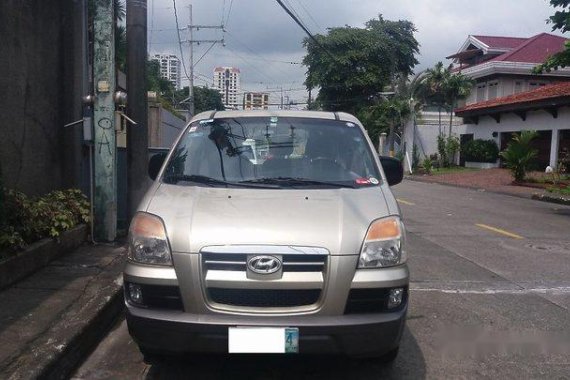 Selling Silver Hyundai Starex 2005 in Manila