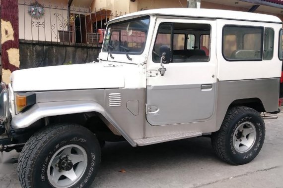 White Toyota Land Cruiser 1983 for sale in Meycauayan