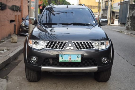 Sell Black 2009 Mitsubishi Montero sport in Quezon City