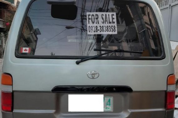 Selling Grey Toyota Grandia 2000 in Makati