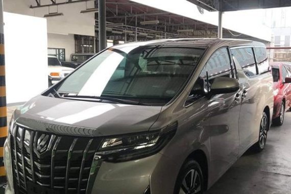 Sell White Toyota Alphard in Manila