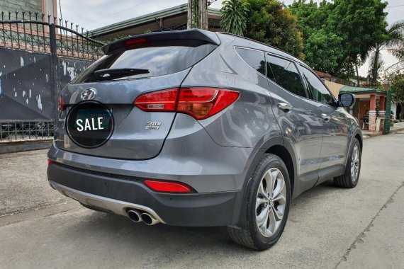 Selling Grey Hyundai Santa Fe 2013 in Manila