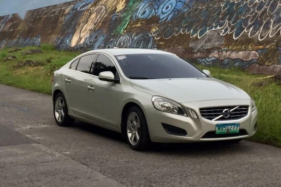 Sell Pearlwhite 2012 Volvo S60 in Makati