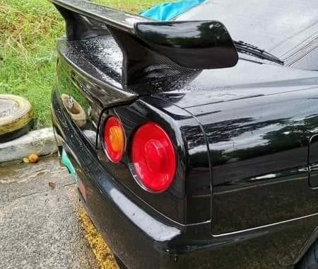 Selling Black Nissan Skyline 2000 in Makati