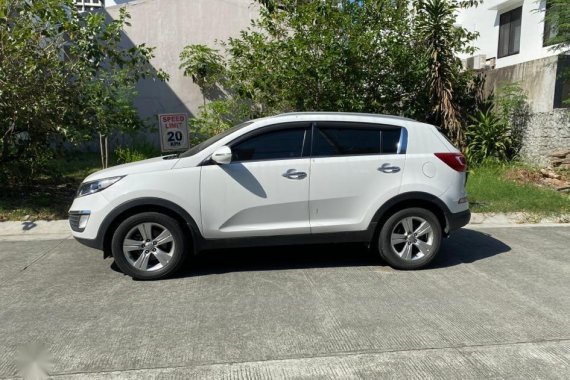 Sell White 2013 Kia Sportage in Taguig